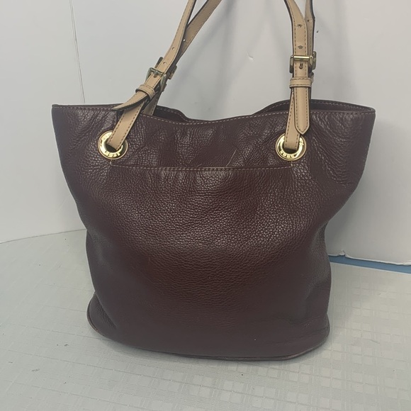 Michael Michale Kors jet set tote in Brown/buff with gold hardware. - Picture 3 of 11